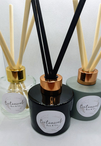 [Reed Diffuser Black Bottle] - Botanical Bee & Co