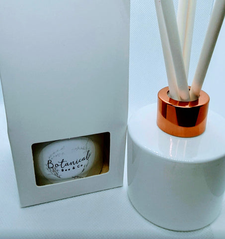 [Reed Diffuser White Bottle] - Botanical Bee & Co